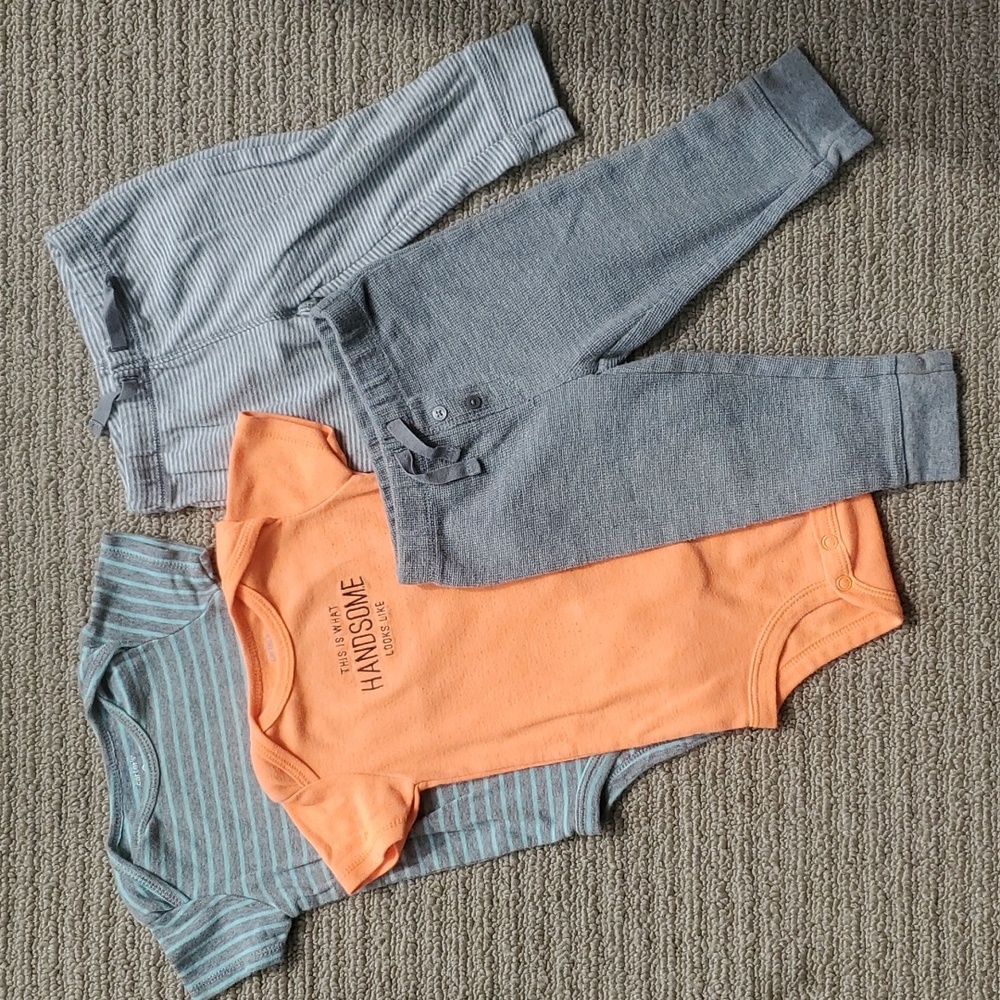 Carter's body suits and pants set
